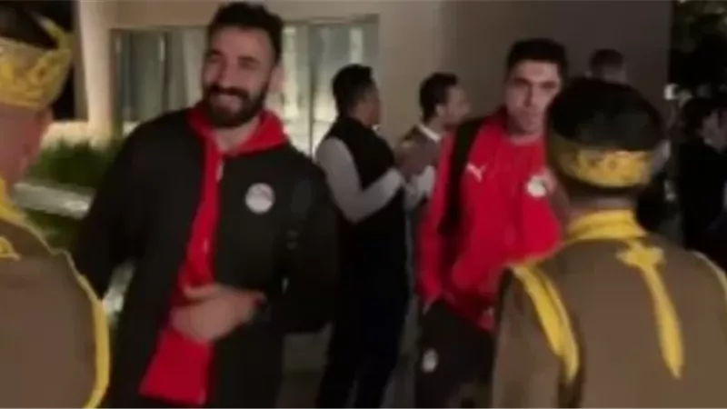 الجماهير تحتفل مع منتخب مصر بعد الفوز علي زيمبابوي