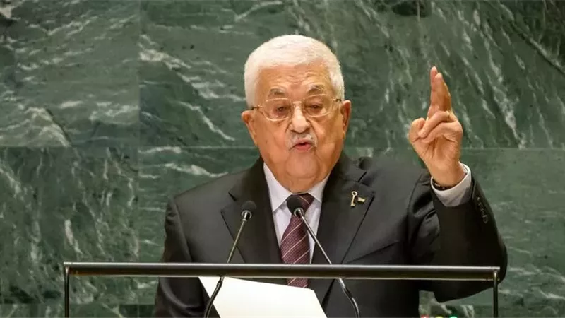 الرئيس الفلسطيني يدعو إلى الضغط على إسرائيل لوقف التوسع الاستيطاني