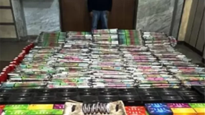 ضبط تاجر ألعاب نارية وأسلحة بيضاء بالإسكندرية