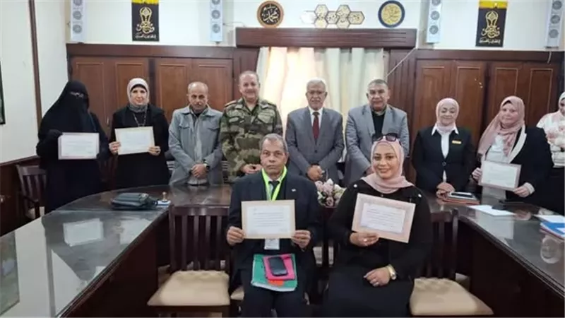 مدير تعليم الإسماعيلية يكرم الفائزين بمسابقة 