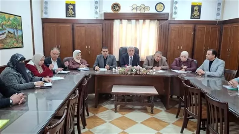 مدير تعليم الإسماعيلية يترأس مقابلات للمرشحين للمبادرة الرئاسية
