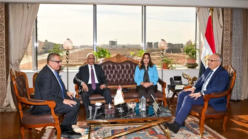 محافظ جنوب سيناء يشارك في اجتماع اللجنة العليا لتراخيص الشواطئ