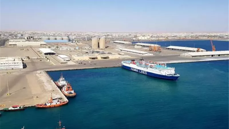 تداول 14 ألف طن و725 شاحنة بضائع عامة ومتنوعة بموانئ البحر الأحمر