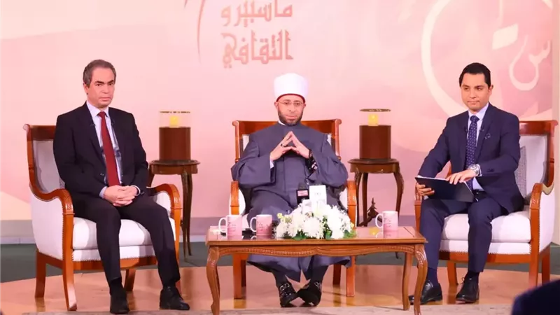 ردود فعل واسعة حول إعلان إذاعة القرآن الكريم بدء جمع مسند الإمام