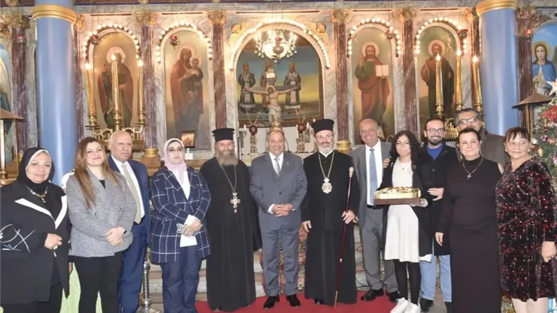 محافظ بورسعيد يزور الكنائس لتهنئة الأخوة الأقباط بعيد الميلاد المجيد