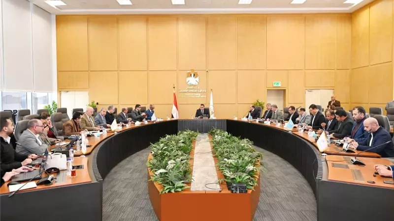 وزير الإسكان يتابع تنفيذ مشروعات «حياة كريمة» بالقرى
