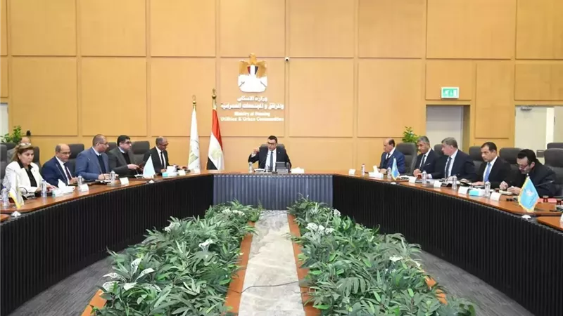 حياة كريمة.. وزير الإسكان يراجع الموقف التنفيذي بالمحافظات .. صور