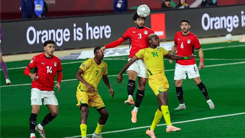 طبيب منتخب مصر يوضح تفاصيل إصابة ثنائي الفراعنة أمام زيمبابوي