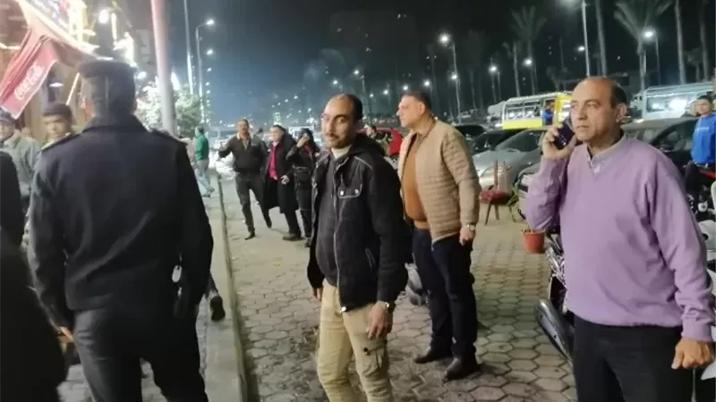 القضاء على العشوائية ومخالفات المحلات والبائعين بالمنتزة