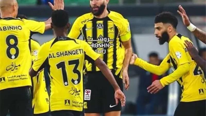 تشكيل الاتحاد أمام الشباب.. بنزيما وبيرجوين يقودان الهجوم