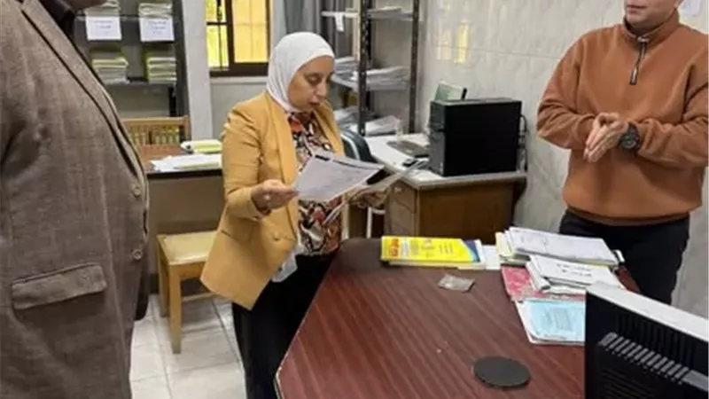 مدير صحة الإسماعيلية تفاجئ مستشفى الحميات