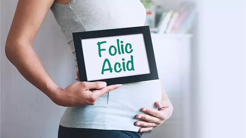 فوائد حمض الفوليك للأم والجنين