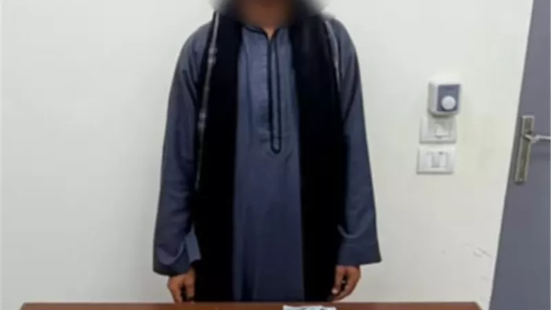 ضبط شخص حاول شراء أصوات الناخبين بسوهاج