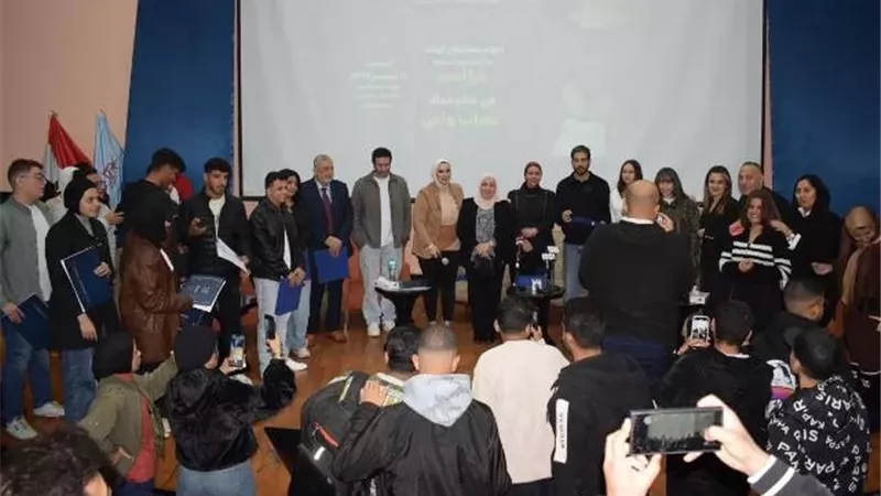 نجوم الفن بمسلسل 
