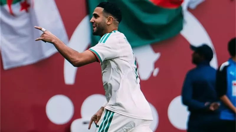 رياض محرز يتقدم بالهدف الأول لمنتخب الجزائر أمام بوركينا فاسو
