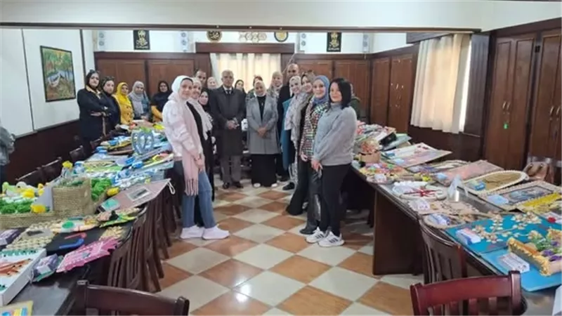 مدير تعليم الإسماعيلية يفتتح معرض نتائج العام الجديد