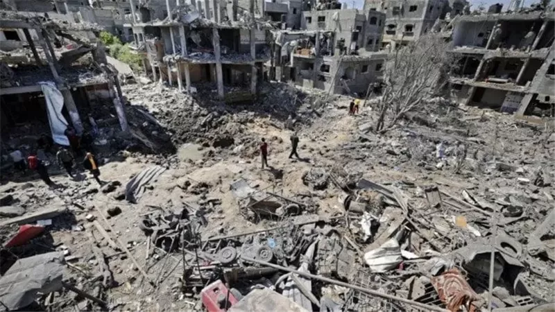 رغم اتفاق وقف إطلاق النار.. الاحتلال يجدد قصفه الجوي والمدفعي على غزة