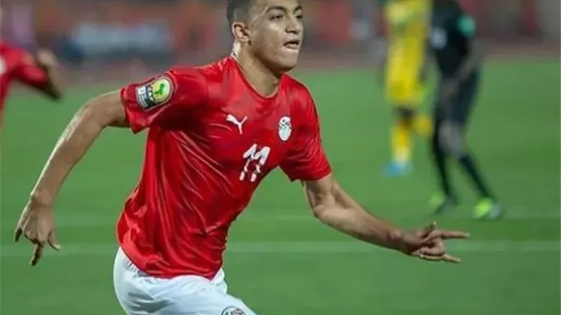 مصطفي محمد يقود هجوم منتخب مصر ضد أنجولا
