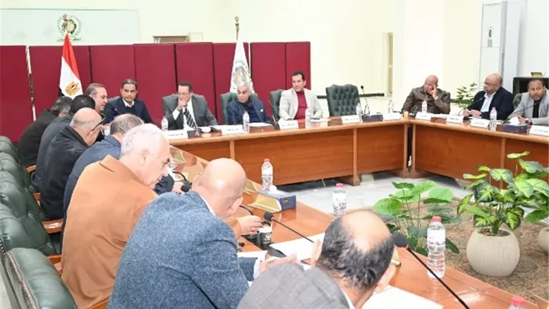 أنباء سارة من مجلس أمناء مدينة العاشر من رمضان فى الجلسة الأخيرة.. صور