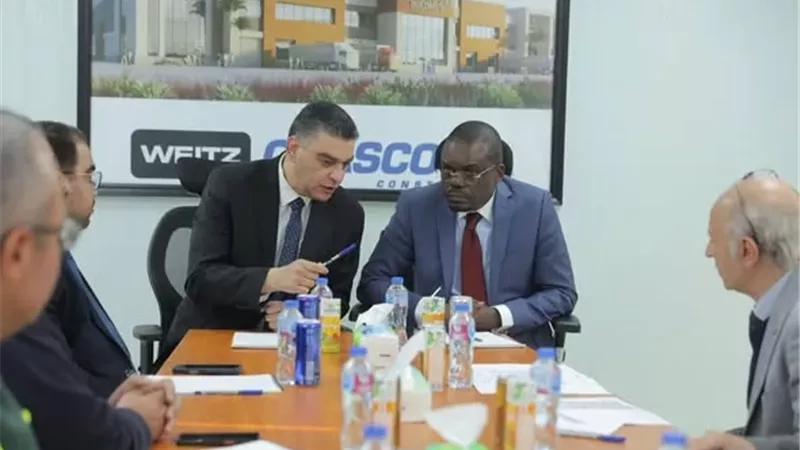 رئيس Africa CDC يزور مصر ويتفقد المخازن الاستراتيجية لهيئة الشراء
