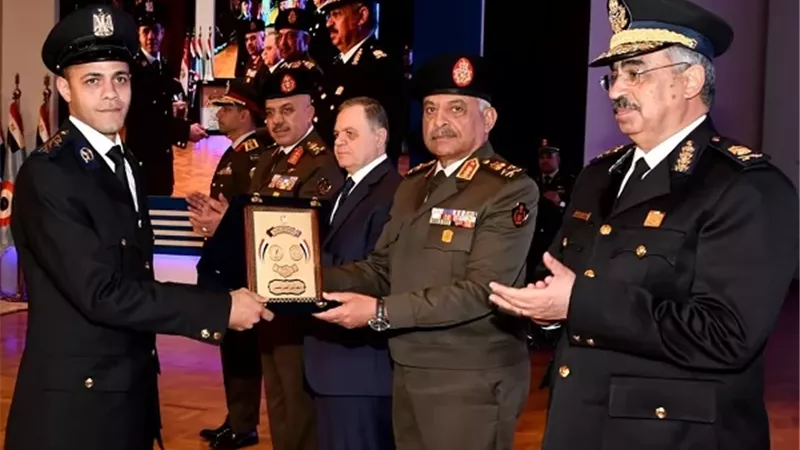 الدفاع والداخلية تبحثان تعزيز التعاون الأمني خلال احتفالات رأس السنة