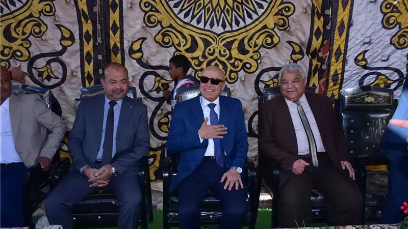 احتفالاً بالعيد القومى: محافظ الأقصر يفتتح مشروعات تعليمية