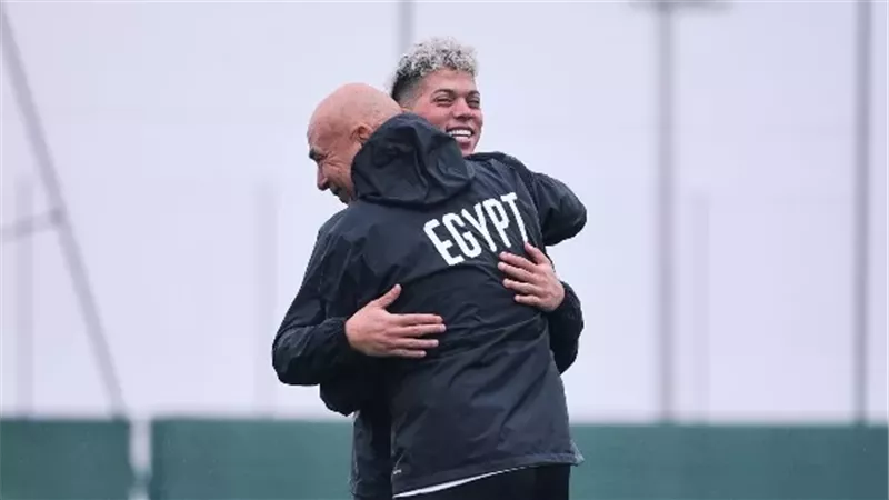 حقيقة خلافات إمام عاشور وحسام حسن داخل معسكر منتخب مصر