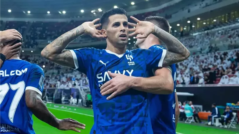 أبرزها الإنتر وبرشلونة.. كانسيلو يحسم موقفه من عروض الرحيل عن الهلال