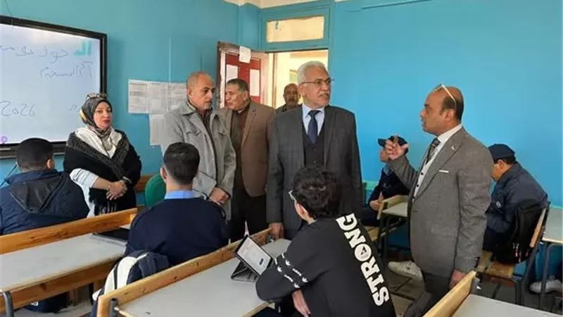 مدير تعليم الإسماعيلية يتفقد امتحان البرمجة والذكاء الاصطناعي