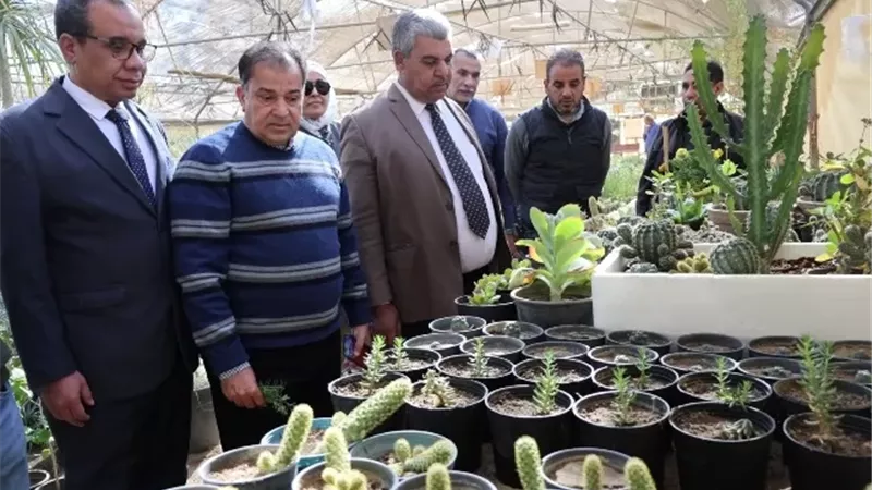 رئيس جامعة قنا يفتتح المجزر الآلي للدواجن ومشتل نباتات الزينة