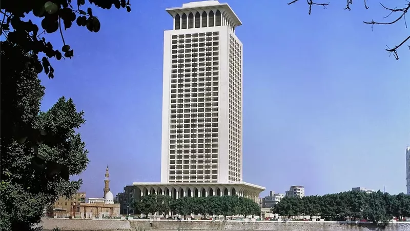 مصر تتابع باهتمام بالغ التطورات في اليمن وتُثمن التعامل البناء من جانب السعودية والإمارات