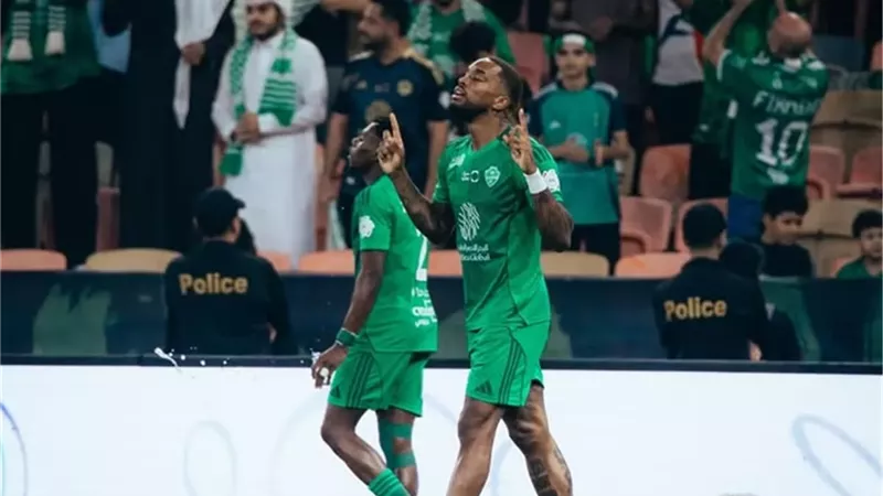 الأهلى يهزم النصر 3 - 2 فى كلاسيكو مجنون بالدورى السعودى