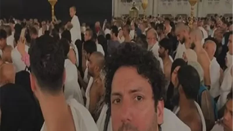 أحمد جمال سعيد يؤدي مناسك العمرة: بدأت 2026 فى بيت الله