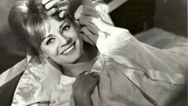 تعرف على أخر تسجيل صوتى لـشقراء السينما نادية لطفى.. ذكرى ميلادها