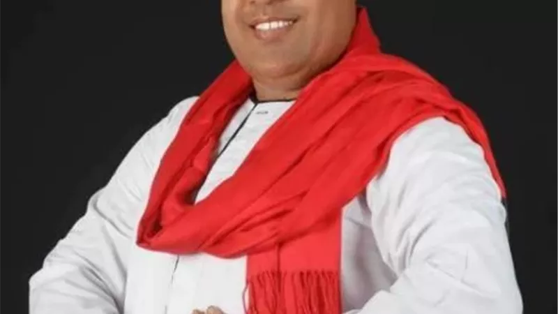تشيع جثمان والد المطرب عمرو أبو زيد من مسجد السيدة نفسية