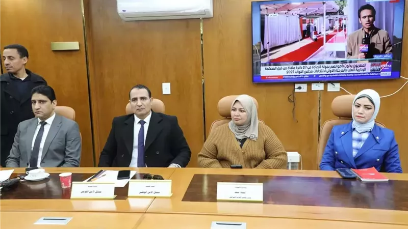 محافظ المنيا يطمئن على سير جولة الإعادة لانتخابات النواب