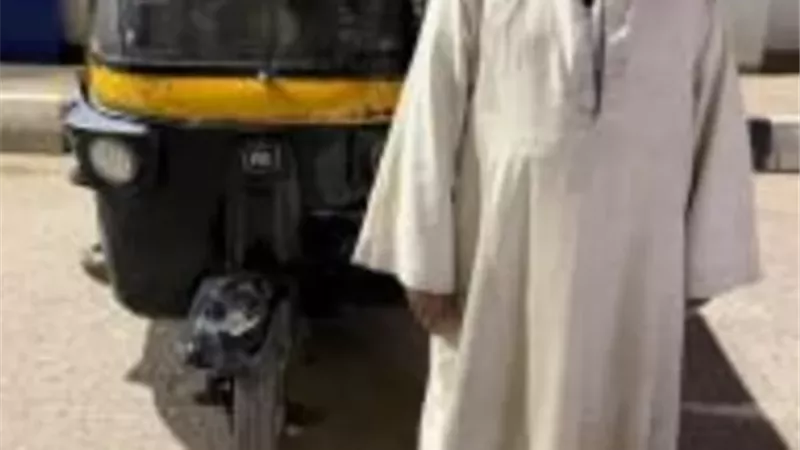 ضبط سائق توك توك تعدى بالضرب على راكب بأسيوط