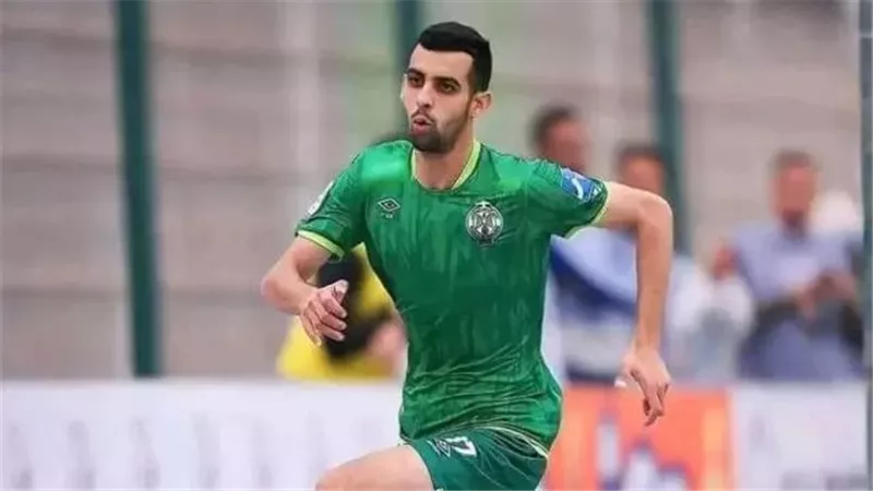 الرجاء المغربي يتراجع بشأن بيع يوسف بلعمري.. مصدر بالأهلي يكشف