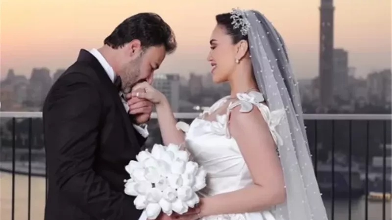 مى فاروق تحتفل بعيد زواجها الأول