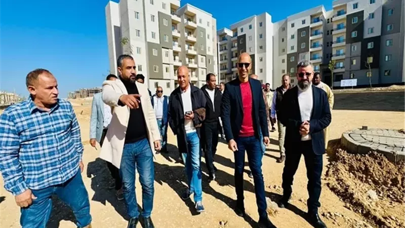 قيادات الإسكان تتفقد مشروعات العبور الجديدة ميدانيًا