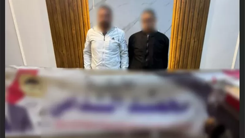 ضبط شخصين لتثبيتهما لافتة خاصة بأحد المرشحين بالدلنجات