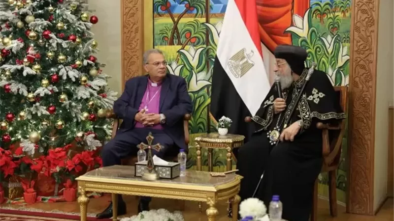 رئيس الطائفة الإنجيلية يهنئ البابا تواضروس الثاني بعيد الميلاد