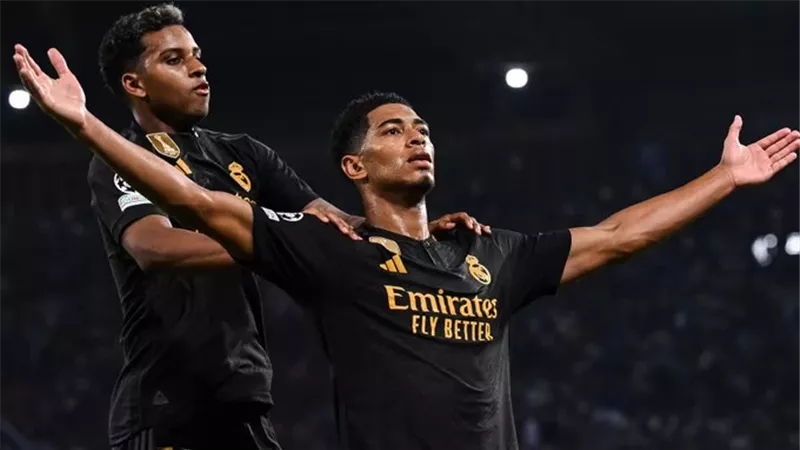 ريال مدريد يبحث إمكانية ضم لاعب منتخب إنجلترا بطلب من بيلينجهام