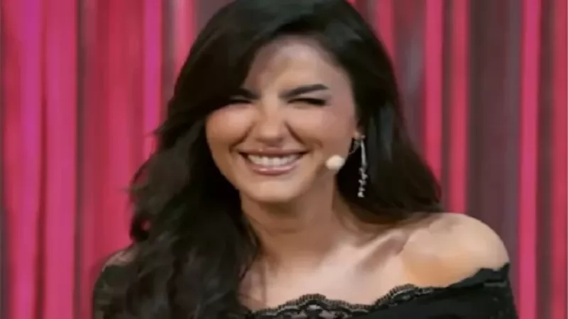 مي عمر تمازح أبلة فاهيتا 