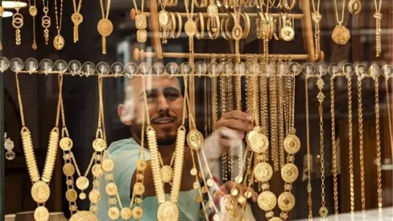 سعر الذهب يسجل 5865 جنيها في مستهل التعاملات