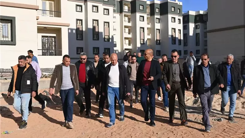 جولة مفاجئة لمسئولي الإسكان بمشروعات سكن لكل المصريين
