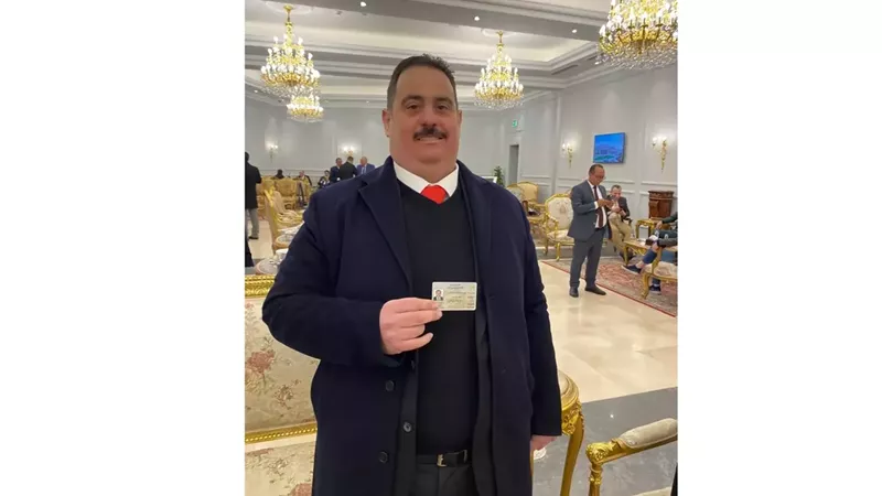 طاهر الأزهري يتسلّم كارنيه عضوية مجلس النواب.. ويؤكد: خدمة المواطنين أولوية المرحلة المقبلة