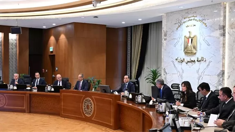 رئيس الوزراء يتابع جهود تيسير الإجراءات وتسهيل دخول السائحين وتحسين التجربة السياحية