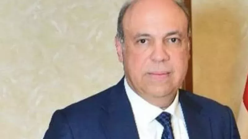 تحسين الخدمة بالمطارات.. وزير الطيران يعلن مستويات قياسية لسرعة استلام الحقائب