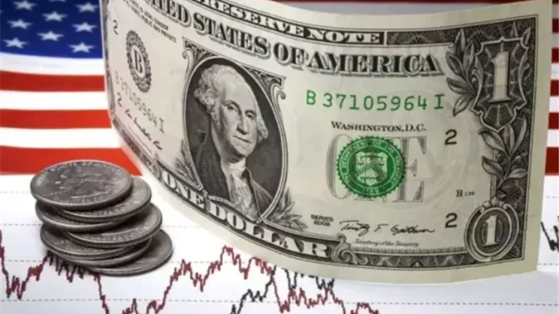 الدولار يصعد إلى أعلى مستوى في أسبوعين على خلفية الأحداث بفنزويلا